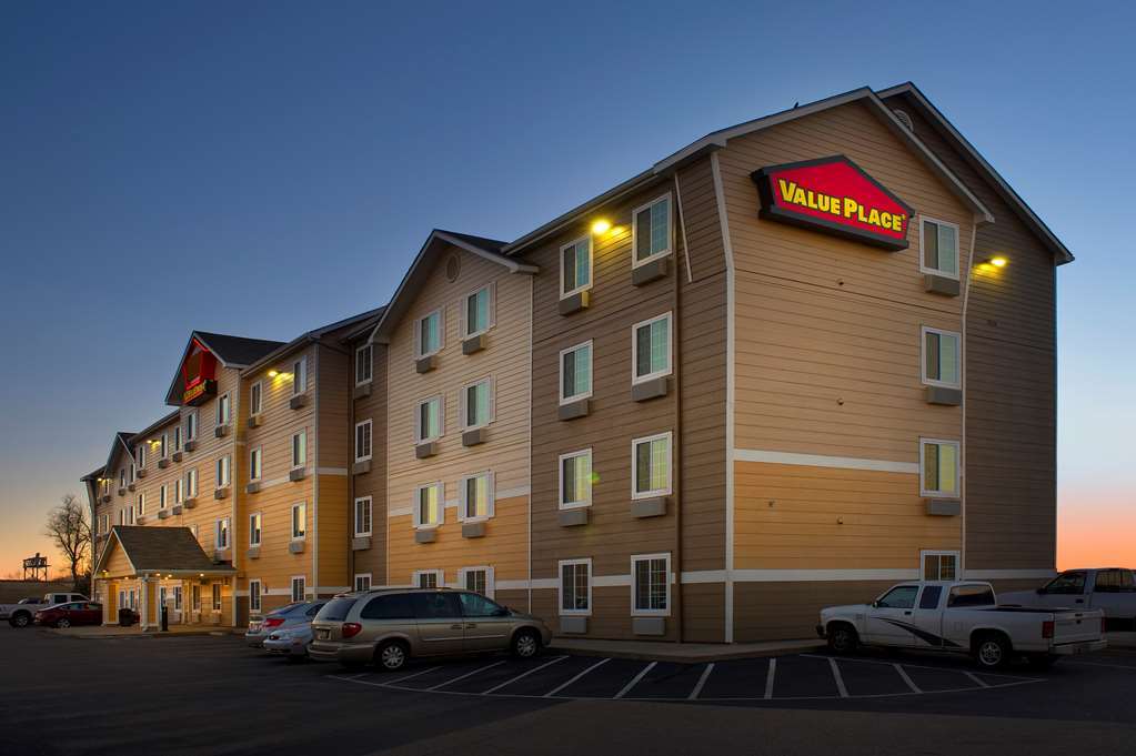 Extended Stay America Select Suites - Wichita - Airport Exterior photo