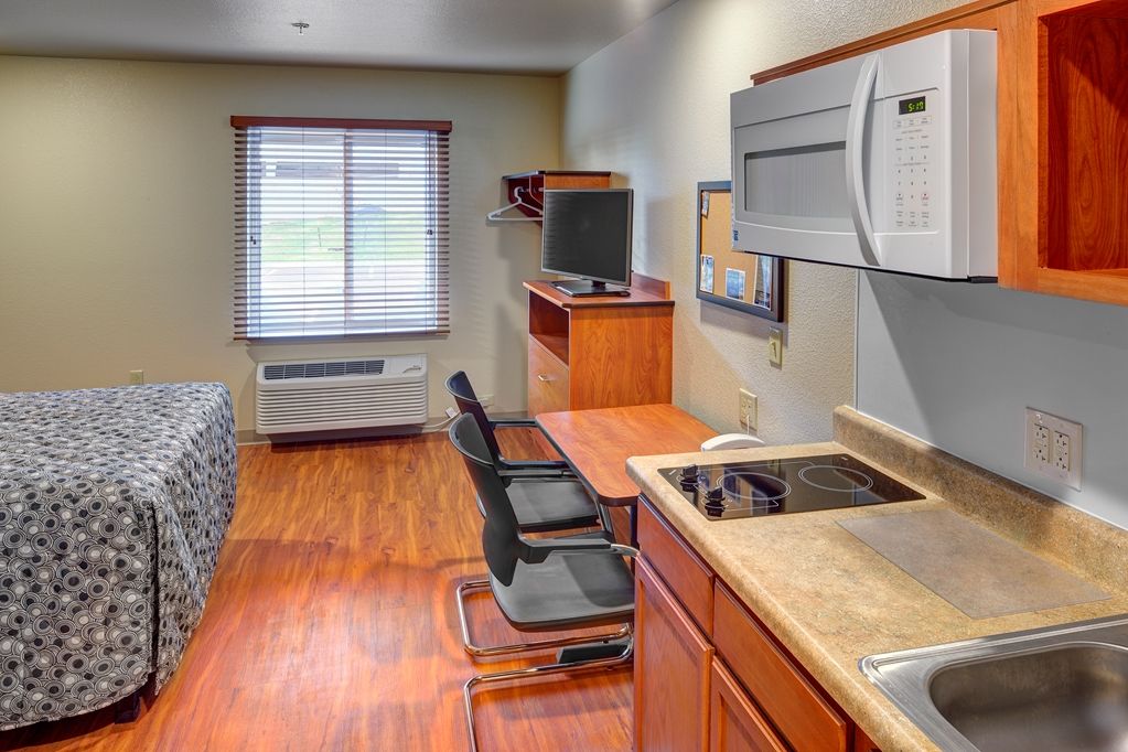 Extended Stay America Select Suites - Wichita - Airport Room photo